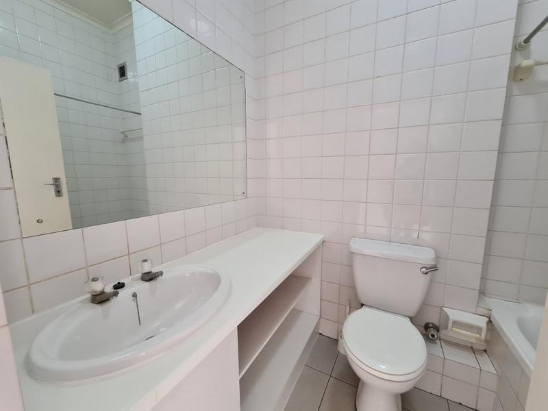 1 Bedroom Property for Sale in Sea Point Western Cape